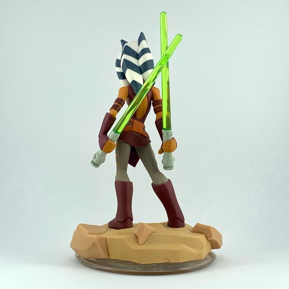 Disney Infinity 3.0 Star Wars Ahsoka Tano Figure Jedi Knight Lightsabers - Picture 4 of 10